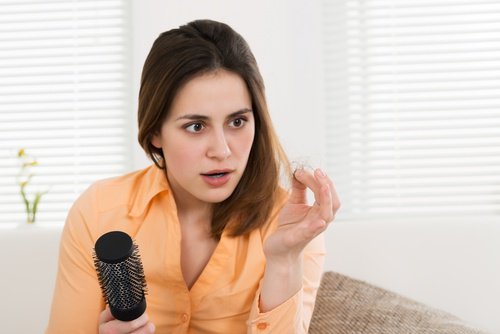 fermare-la-caduta-dei-capelli