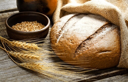 Salute a tavola con il pane integrale