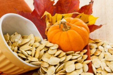 8 motivi per mangiare i semi della zucca