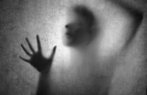 causa del suicidio