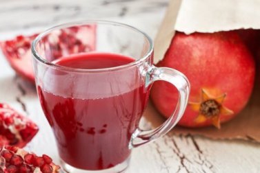 7 incredibili benefici del succo di melagrana