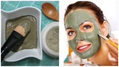 Maschera verde contro punti neri e macchie del viso