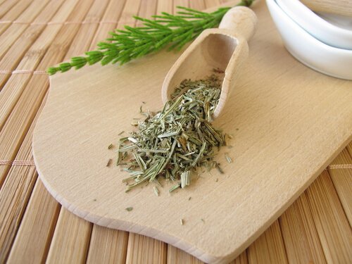 Equiseto per drenare i liquidi