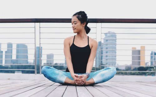 posizioni yoga per nervo sciatico