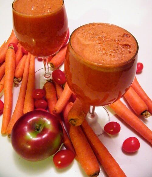 Frullato di carota e mela rossa