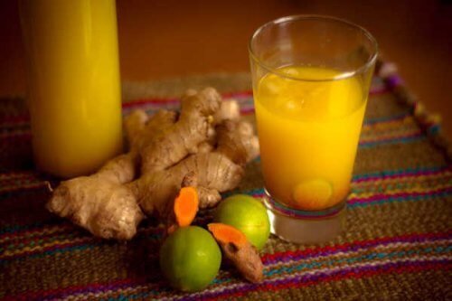 preparare succo curcuma