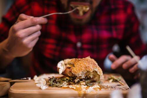 causare depressione e alimentazione