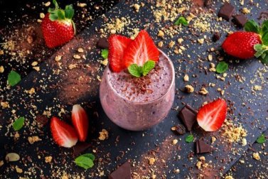 Frullato dimagrante a base di fragola, avena e zenzero