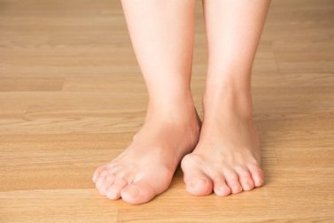Dolore causato dall'alluce valgo: 7 modi per alleviarlo