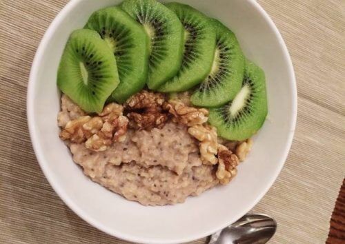 Avena e kiwi alimenti alcalini