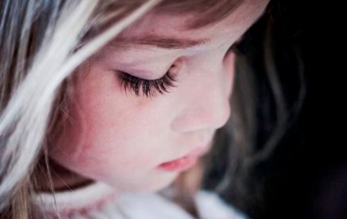 L’educazione moderna è una camicia di forza per i bambini L’educazione moderna è una camicia di forza per i bambini