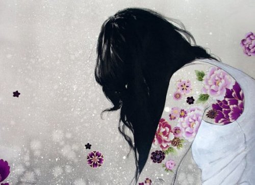 Corpo di donna con fiori