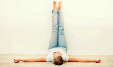 Benefici del sollevare le gambe ogni giorno per 20 minuti