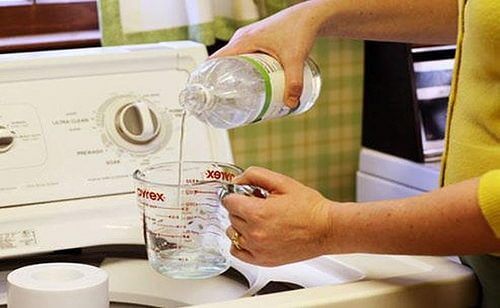 Aceto bianco per lavatrice