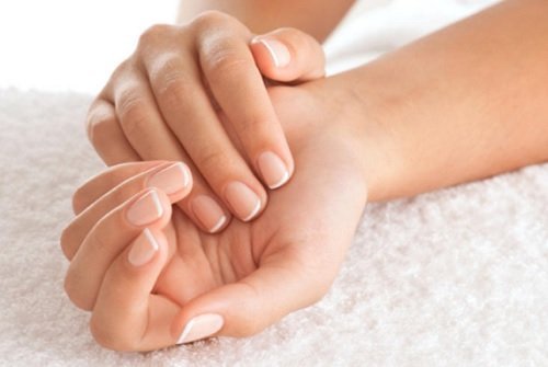 Mani curate
