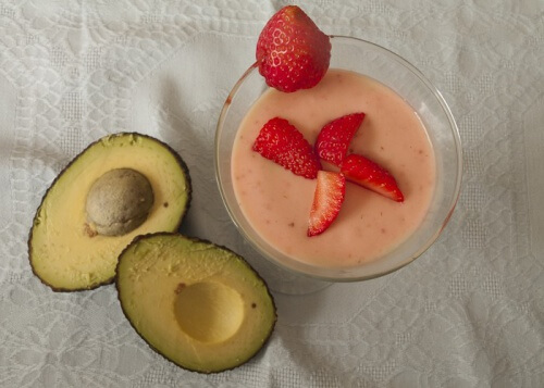 fragole e avocado