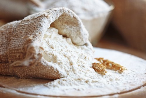 È sbagliato consumare la sera cibi a base di farine? È sbagliato consumare la sera cibi a base di farine?