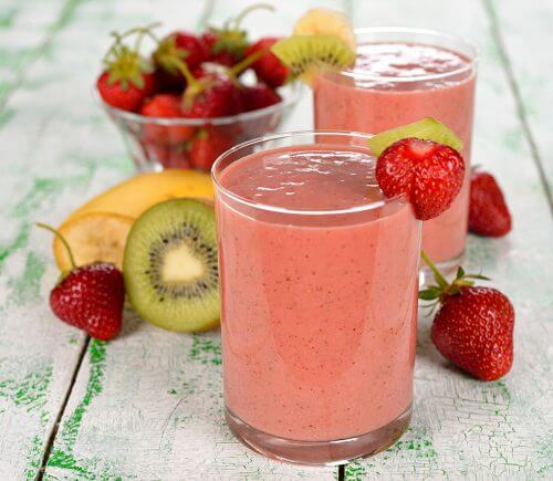 Frullati con fragole e kiwi