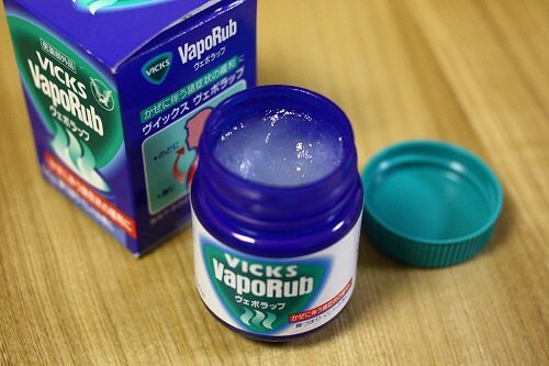 vicks vaporub per ridurre l'acne