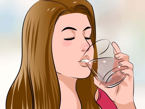 Bere acqua a temperatura ambiente per 4 motivi