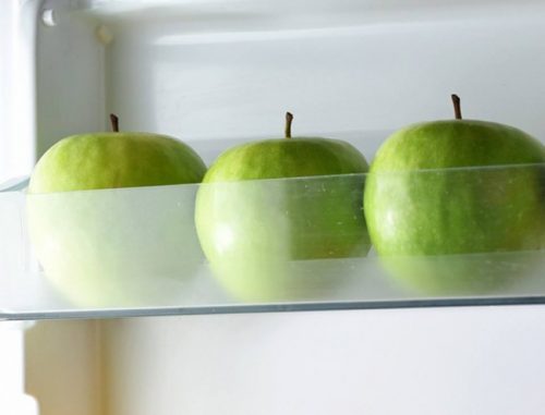 mele verdi in frigo