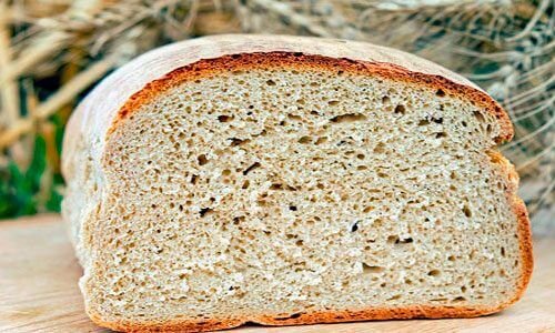 pane per la zuppa di pomodoro