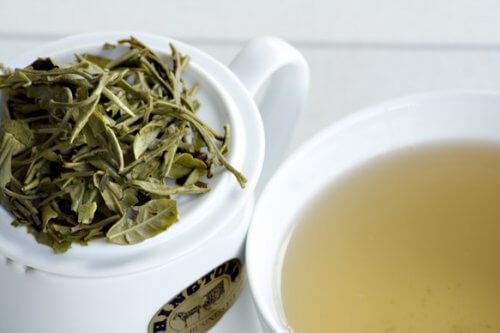 tè bianco per infusione in foglie