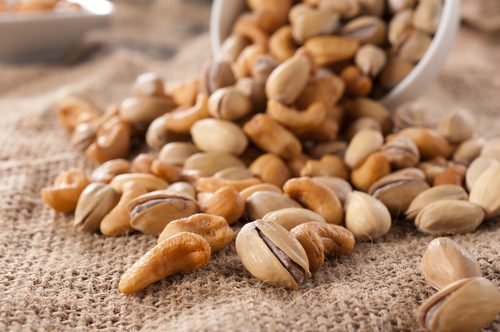 Se non vengono messi a bagno la frutta secca e i semi impediscono l'assorbimento dei sali minerali