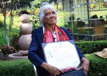 María Dolores Ballesteros: 80 anni e il terzo titolo universitario