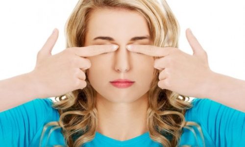 7 facili esercizi per gli occhi e per evitare il mal di testa