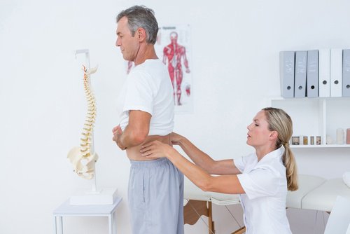 10 rimedi naturali per combattere il mal di schiena
