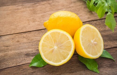 Limoni per i talloni screpolati