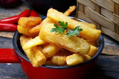bastoncini di manioca fritti
