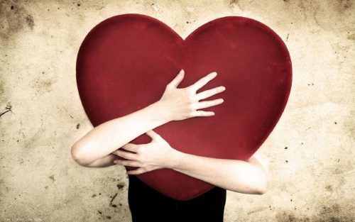 Abbracciare il proprio cuore per essere felici