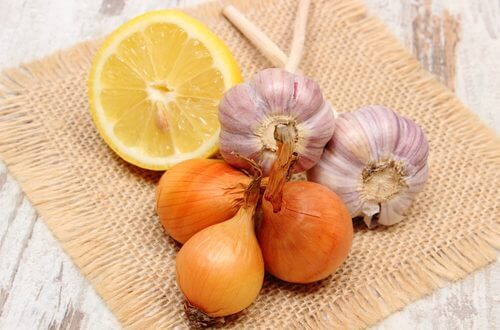 Aglio e limone contro la calvizie