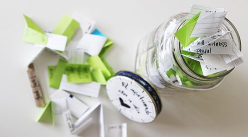 barattolo con bigliettini