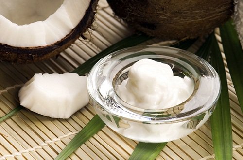 Detergente viso con bicarbonato e olio di cocco