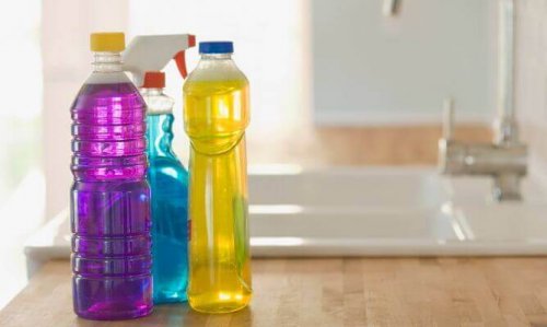 Contenitori di plastica