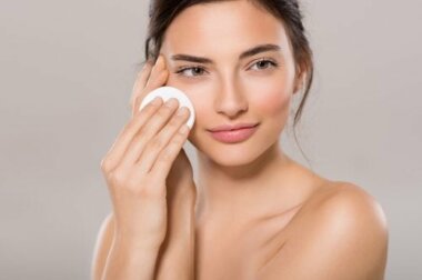 Idratare la pelle secca con 4 rimedi naturali