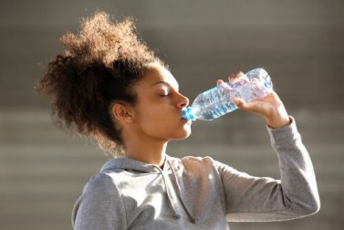 Motivi per non riutilizzare le bottiglie di plastica