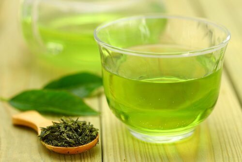 o chá verde oferece um grande número de benefícios