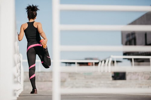 Allungamento dei muscoli adduttori.