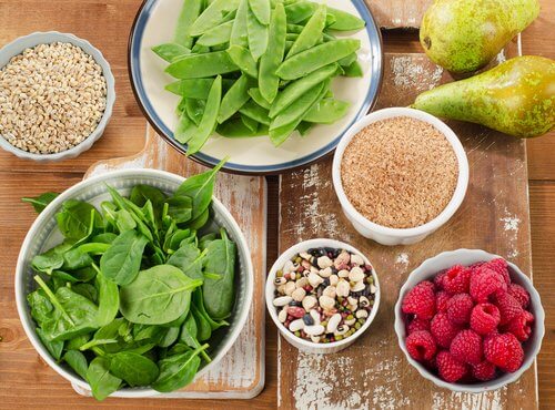 Assumere più fibre per aiutare la flora intestinale