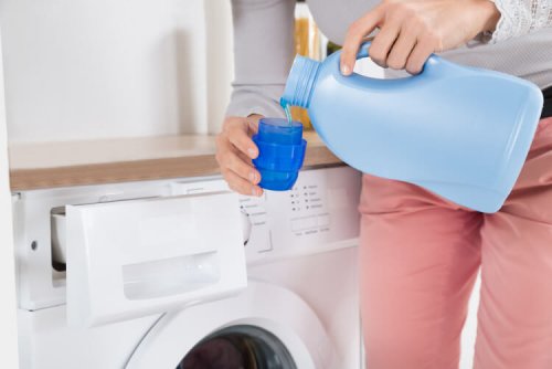 Detergente e ammorbidente per vestiti