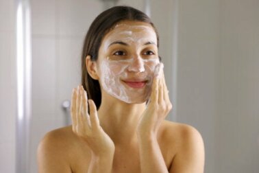 Liberarsi dell'acne in 6 semplici passaggi