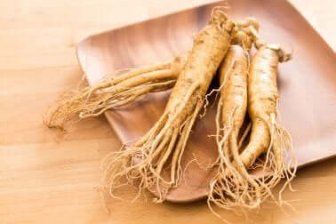 Radici di ginseng per combattere l'ansia da astinenza da nicotina.
