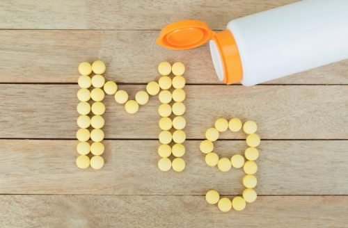 Includere il magnesio nella dieta con gli integratori.