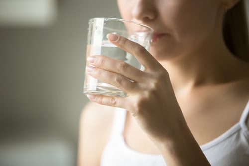 bere più acqua favorisce la perdita di peso bere più acqua favorisce la perdita di peso