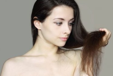 4 trucchi per rivitalizzare i capelli secchi