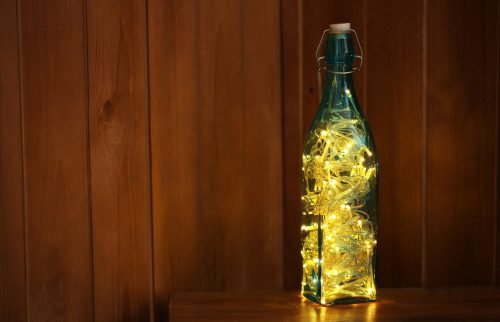 Bottiglia trasformata in lampada